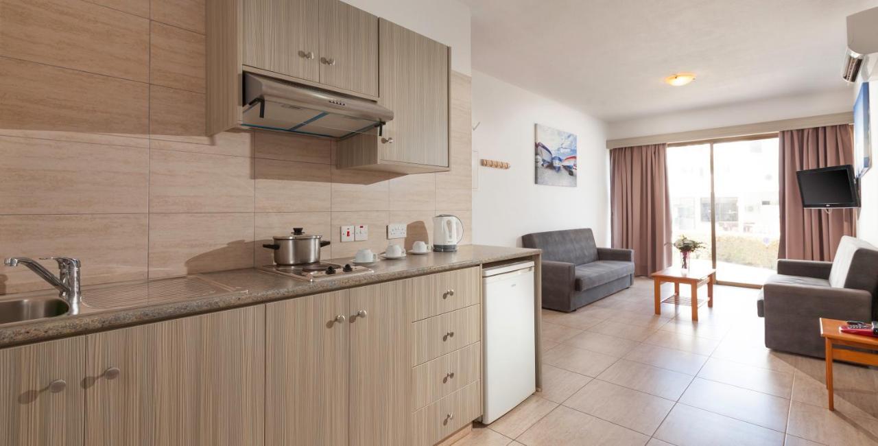 Penelope Beach Hotel Apts Протарас Екстер'єр фото