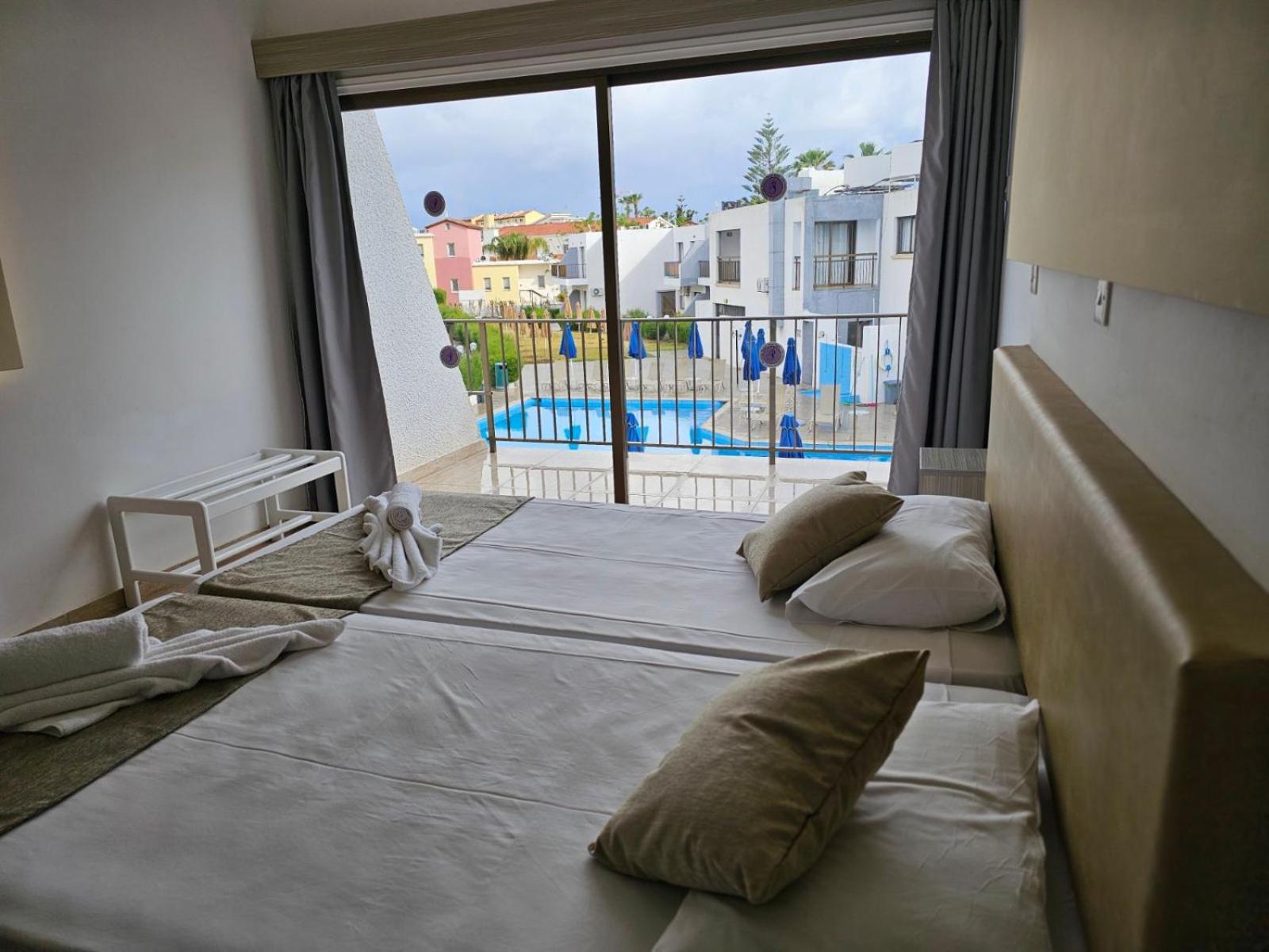 Penelope Beach Hotel Apts Протарас Екстер'єр фото